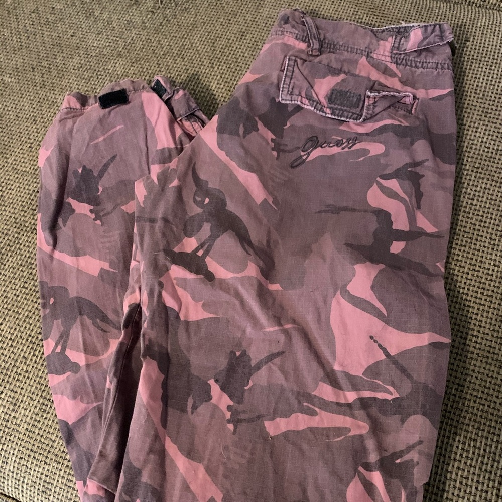 ❤️ GUESS Camo Pants 👖
